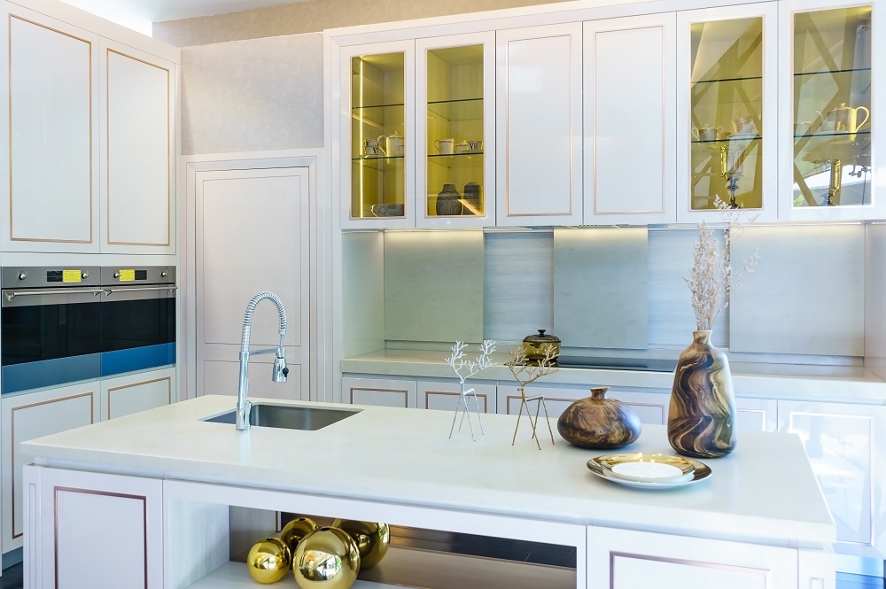 Under-Cabinet Lighting Makes a Home Feel More Expensive