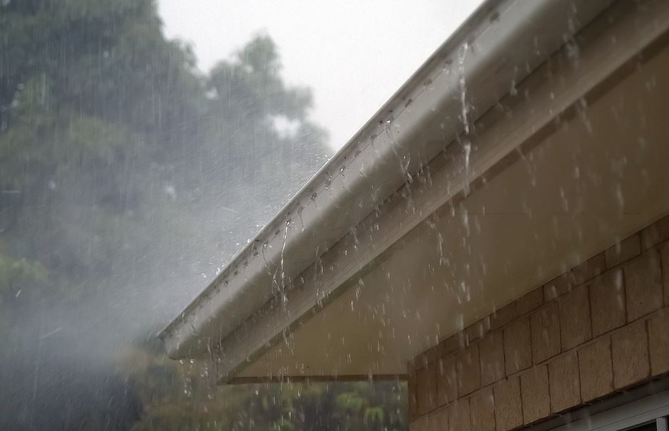 Should I Install Seamless Gutters On My Rental Property?